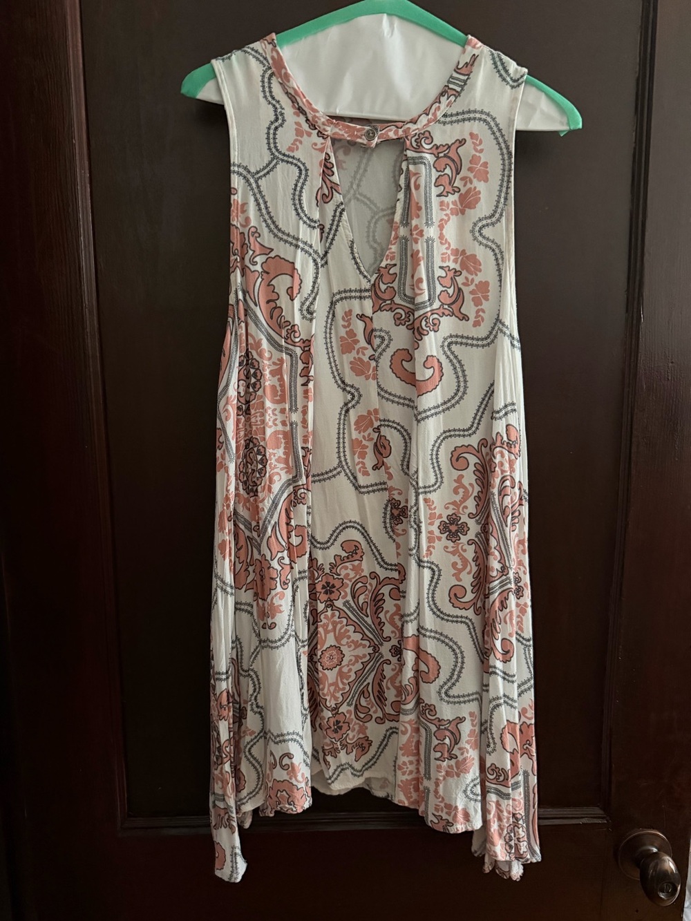 Sleeveless Paisley Print Dress in White and Dusty Pink